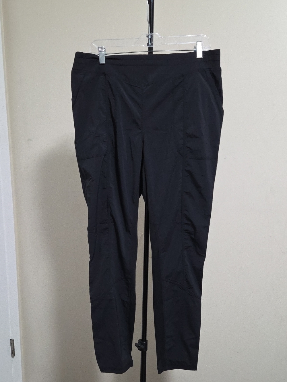 Indyena Versatile Black Slim Pull-On Pants